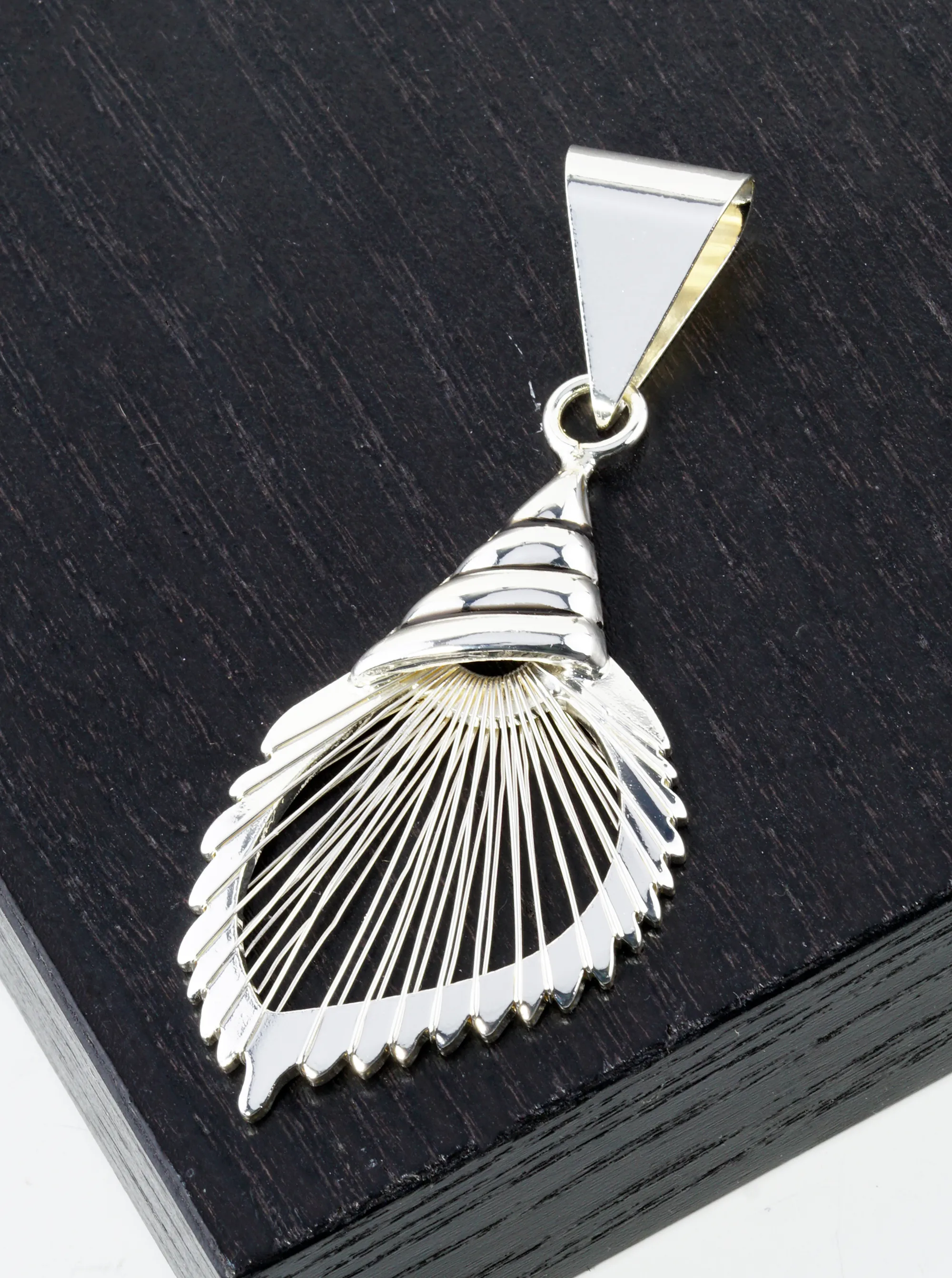 Wire Wrapped Seashell Pendant for Necklace