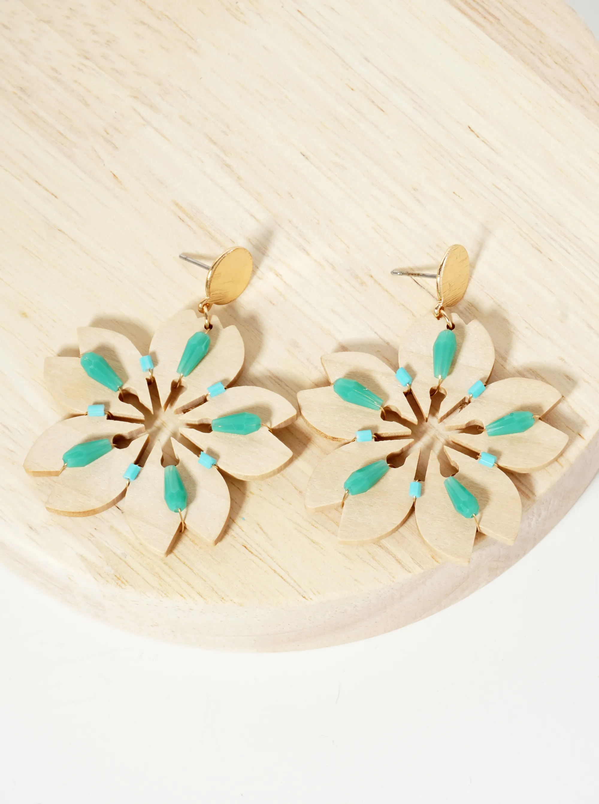 Wholesale Jewelry and Fashion Accessories for Womens Boutiques.