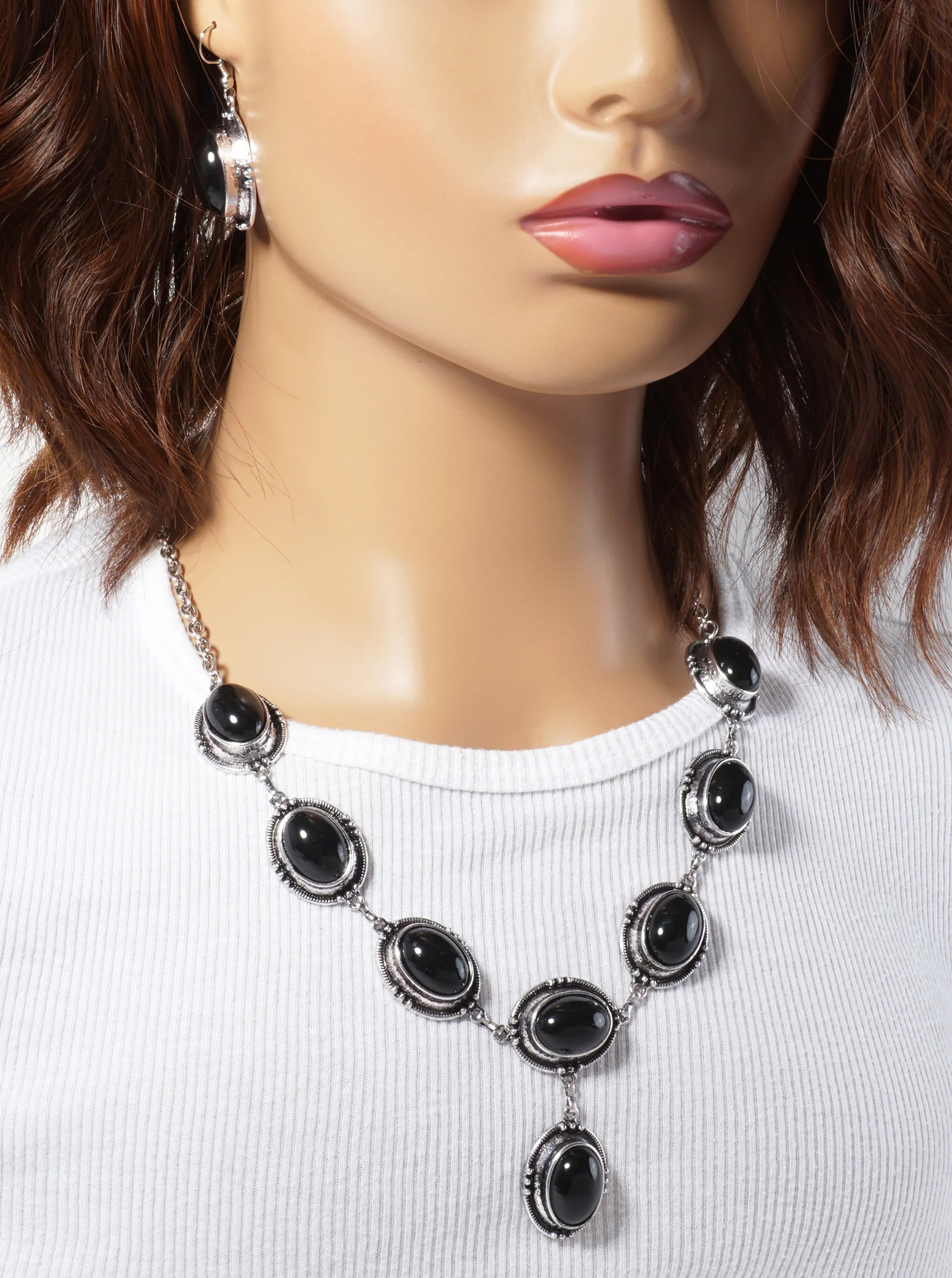 Oval-Shaped Onyx Sem-Precious Natural-Stone Pendant Statement Necklace