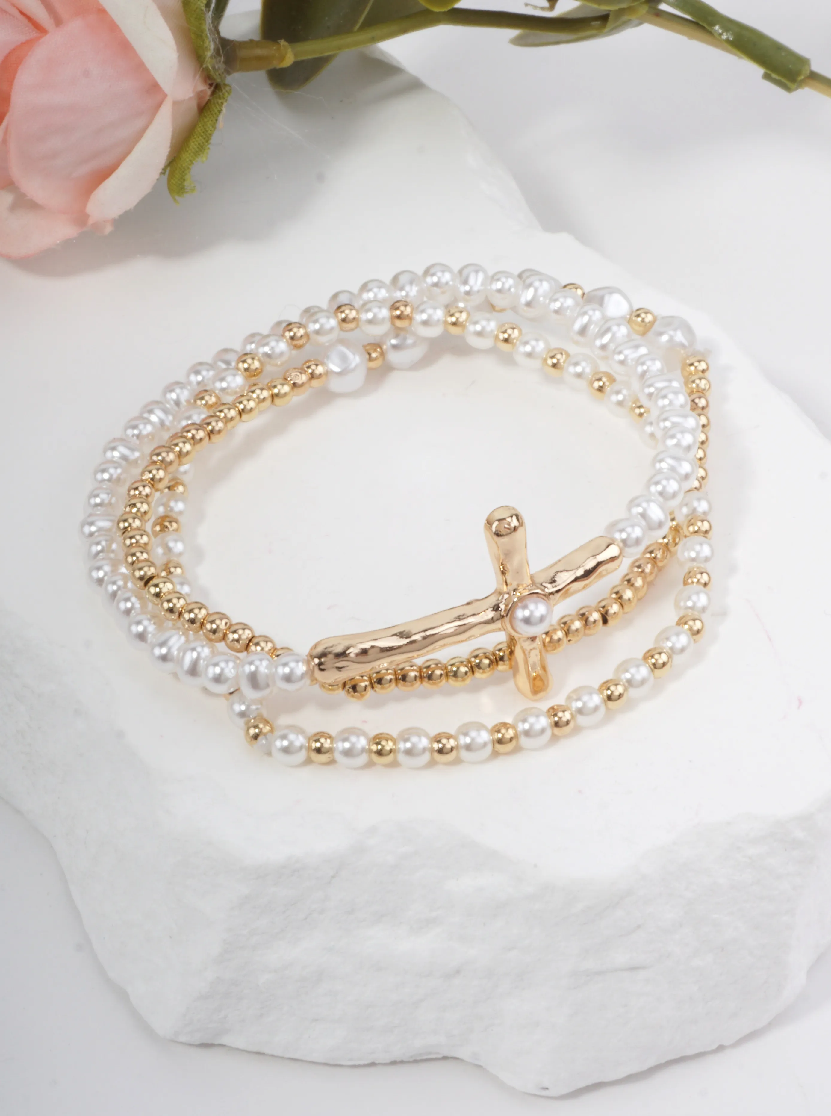 Gold Hammered Cross Stretch Pearlized Bracelet