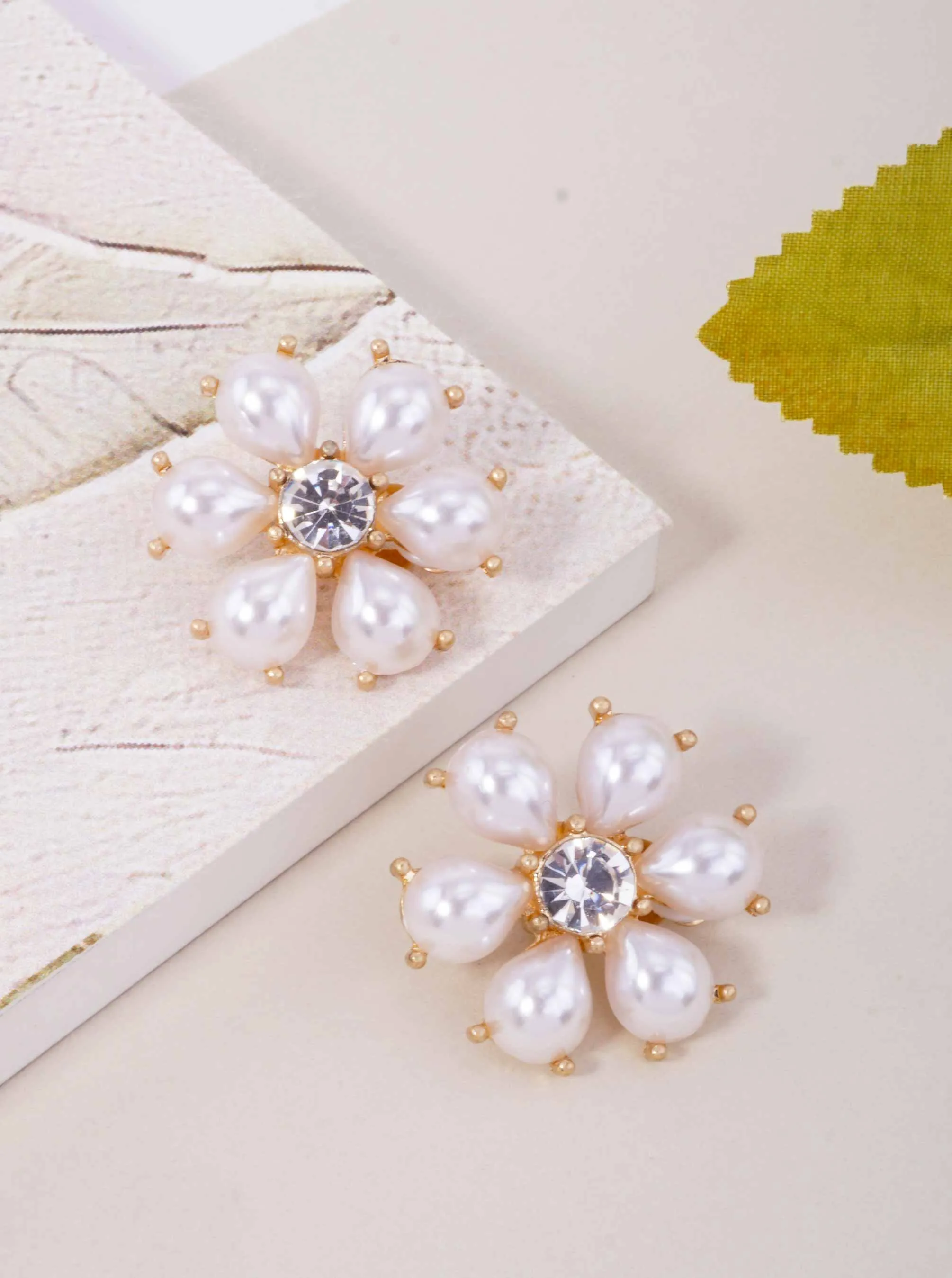 Worn Gold Pearl Pearlized Resin Rhinestone Flower Clip-On Earrings